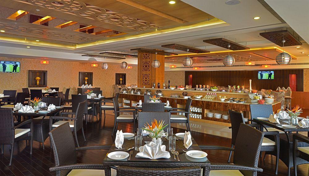 Fortune Select Grand Ridge, Tirupati - Member Itc Hotels' Group Exteriér fotografie The Grand Bar & Restaurant